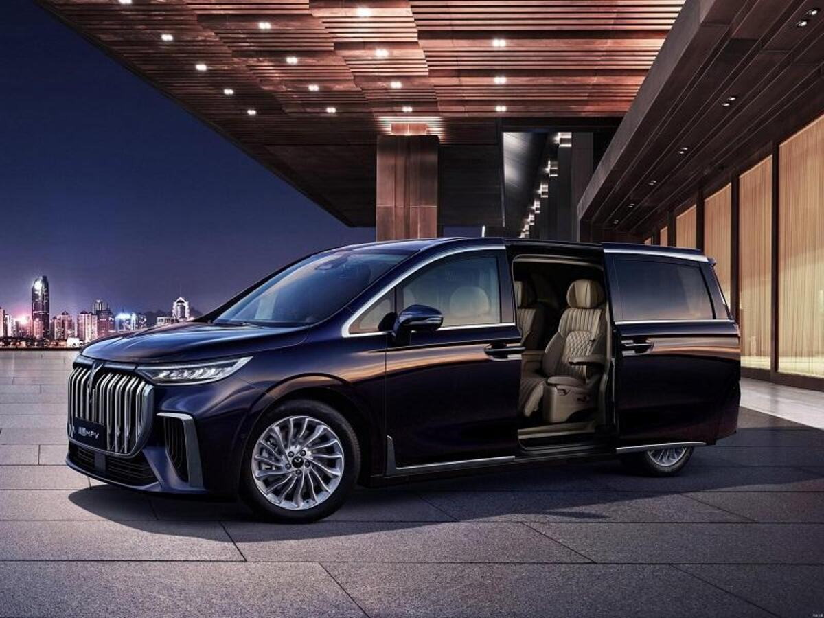 Ngoại thất một chiếc xe MPV hạng sang