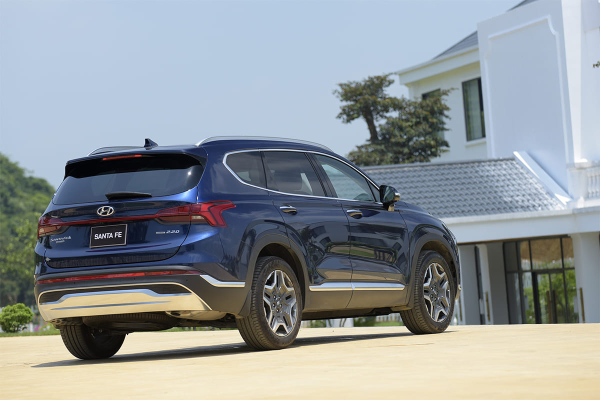 Ngoại thất thân xe Santa Fe 2021