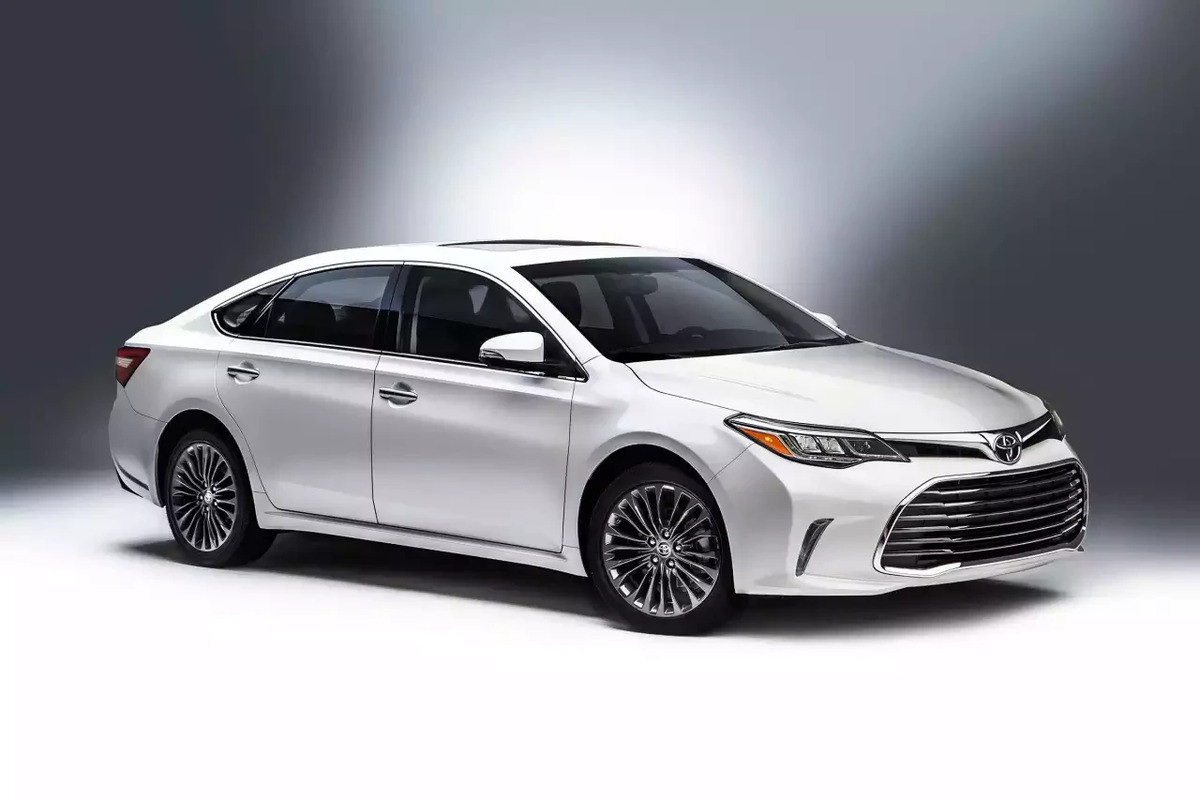 Ngoại thất Toyota Avalon 2018