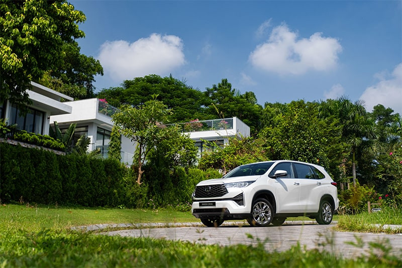 Ngoại thất Toyota Innova Cross 2023