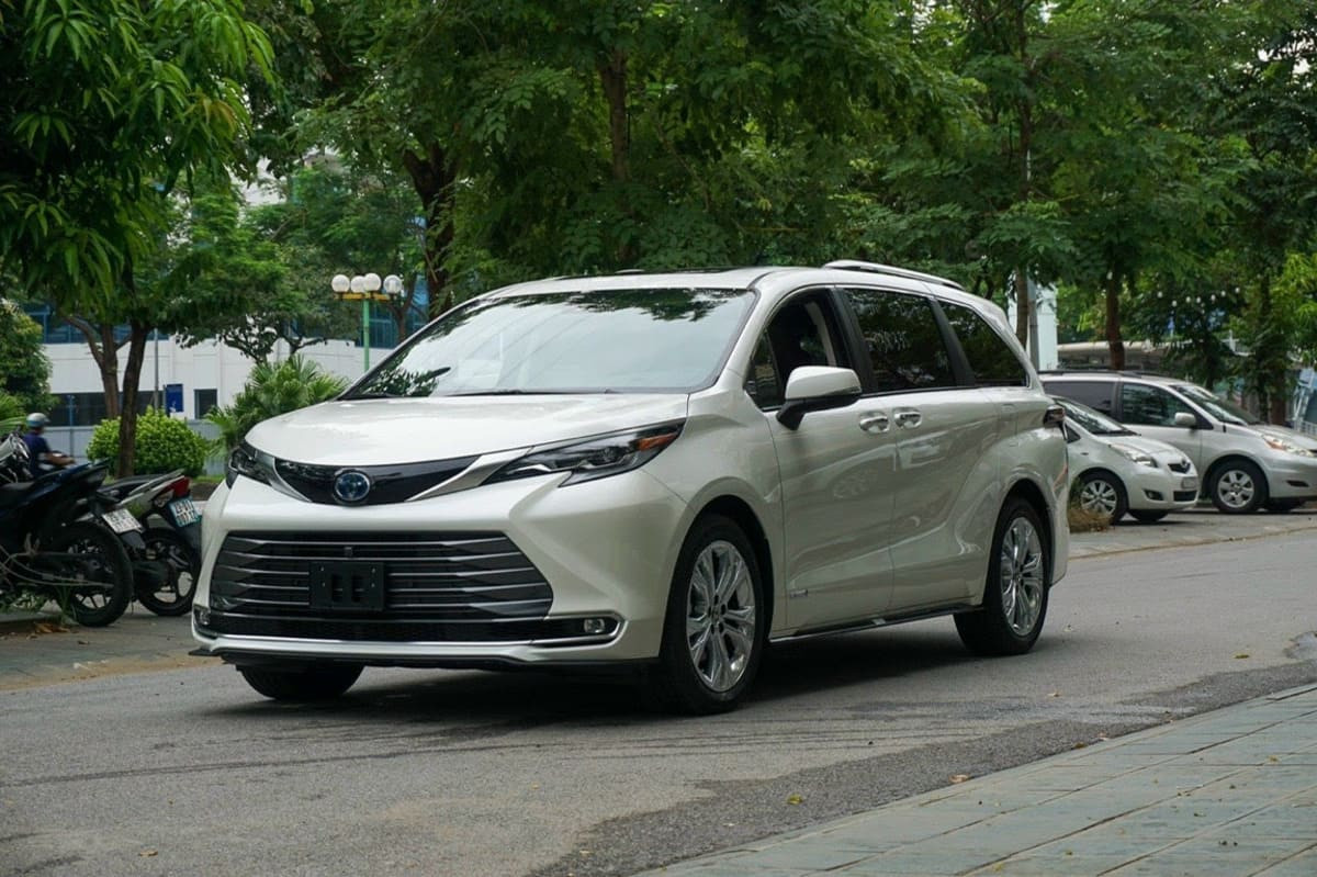 Ngoại thất Toyota Sienna 2023