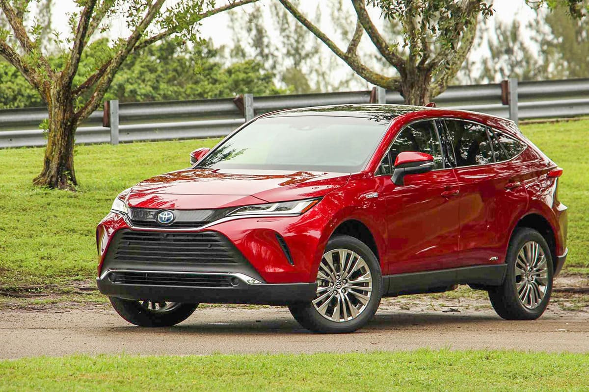 Ngoại thất Toyota Venza 2021