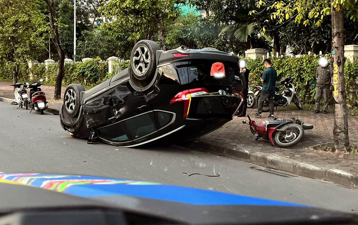 Người đang xem thông tin bảo hiểm xe ô tô Honda CR-V