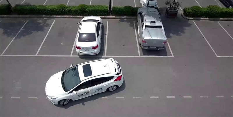 Nguyên tắc lùi xe: Tiến bám lưng, lùi bám bụng