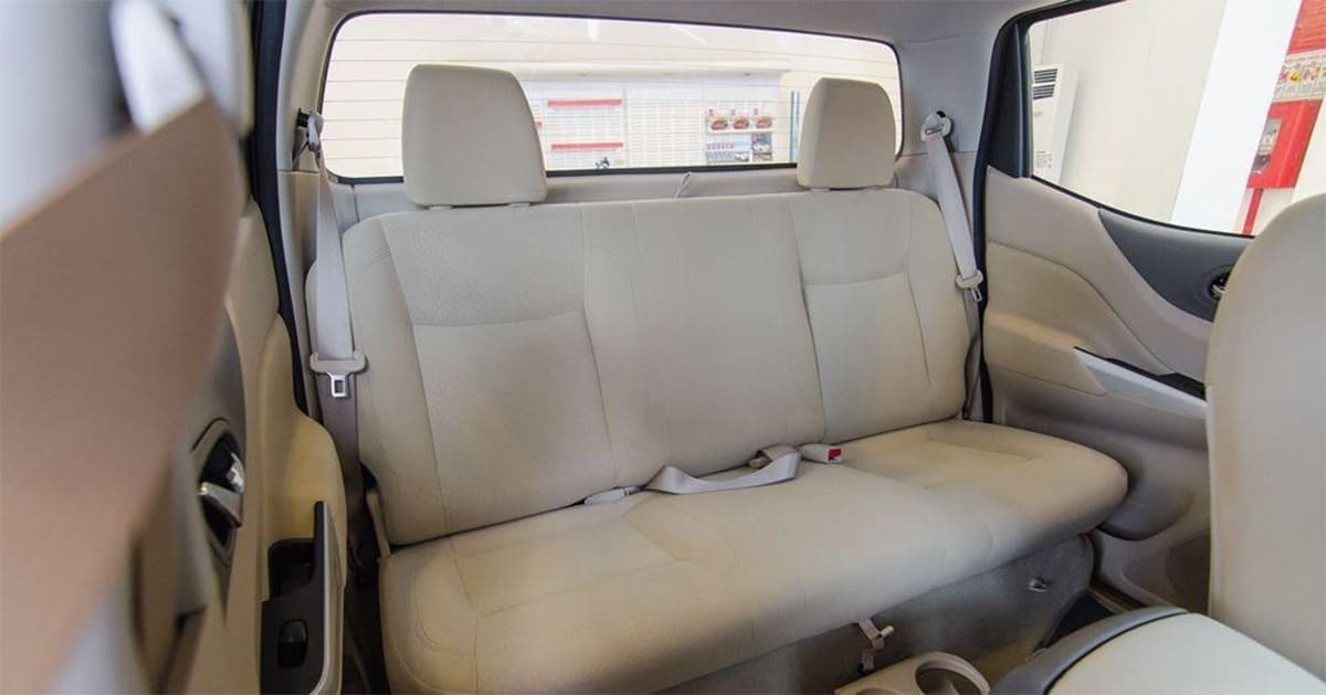 Nissan Navara 2020 sở hữu ghế ngồi thoải mái, khoang hành lý rộng rãi