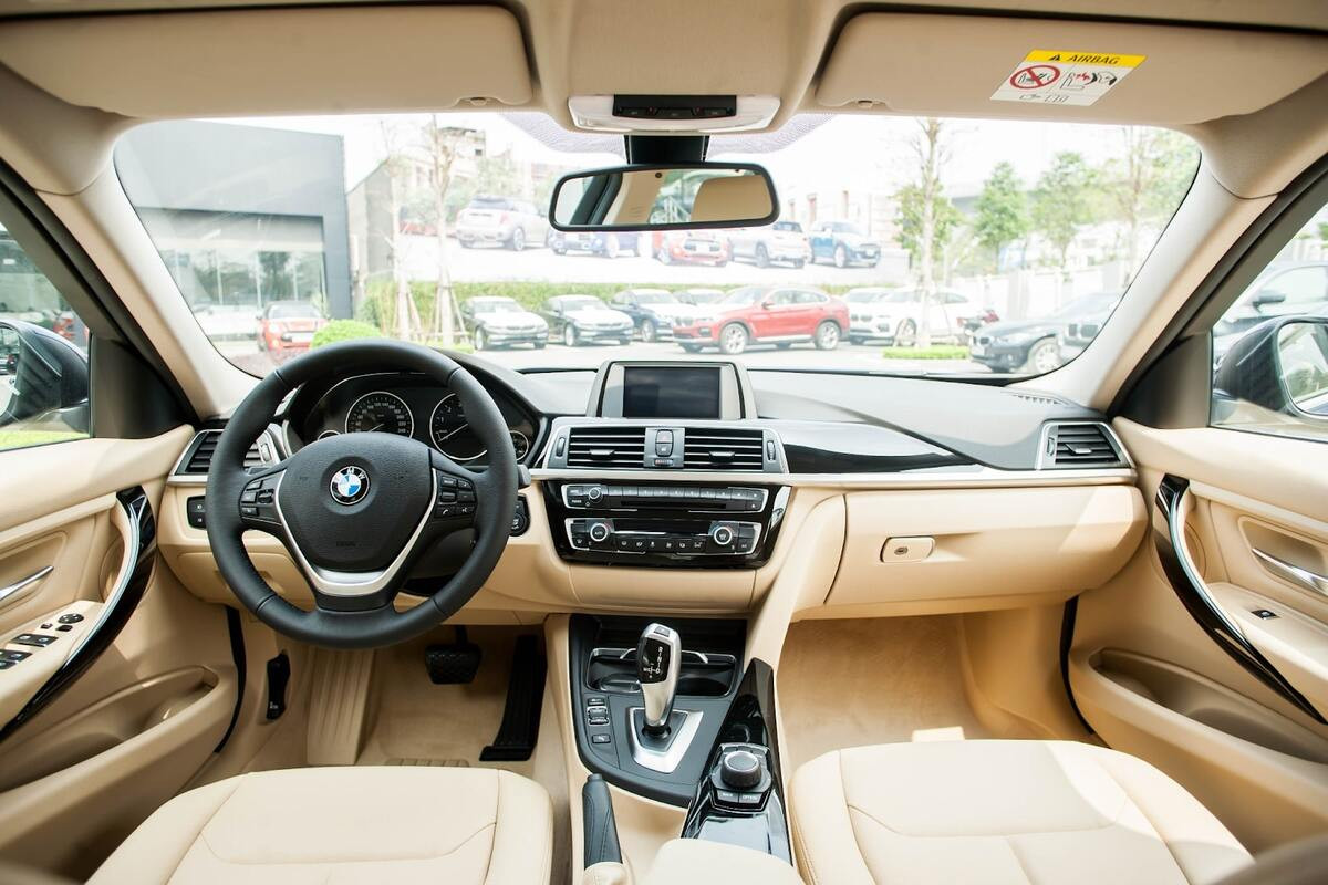 Nội thất BMW 320i