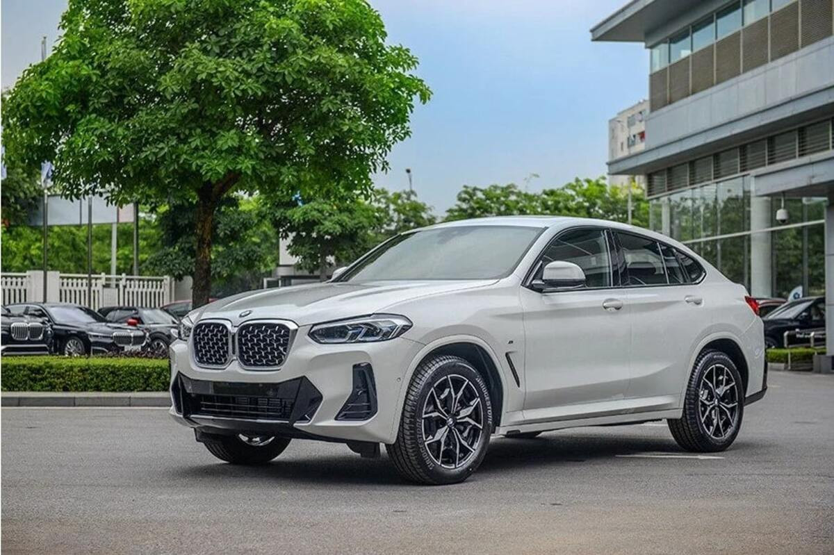 Nội thất BMW X4 sang trọng