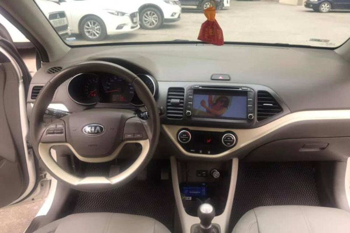Nội thất cơ bản trên xe Hyundai Grand i10 2017 và KIA Morning 2017