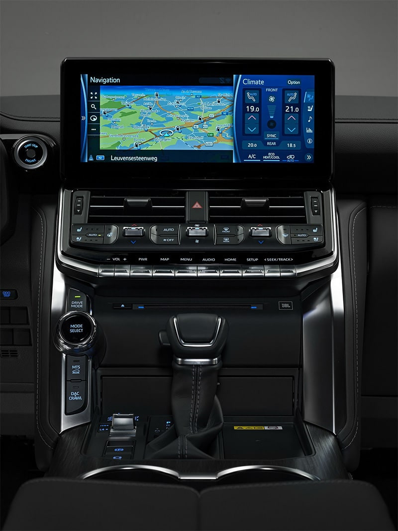 Nội thất khoang hành khách Toyota Land Cruiser 2021