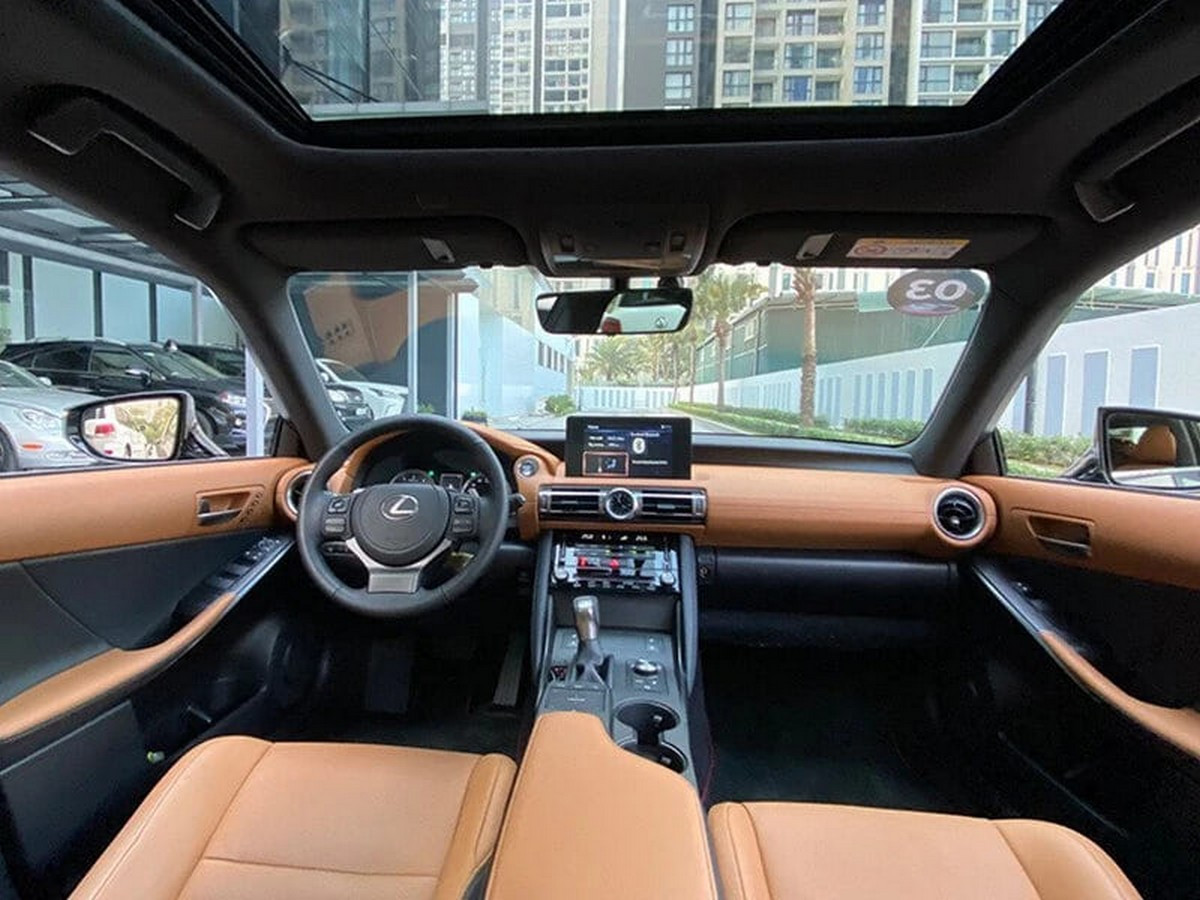 Nội thất Lexus IS 300h