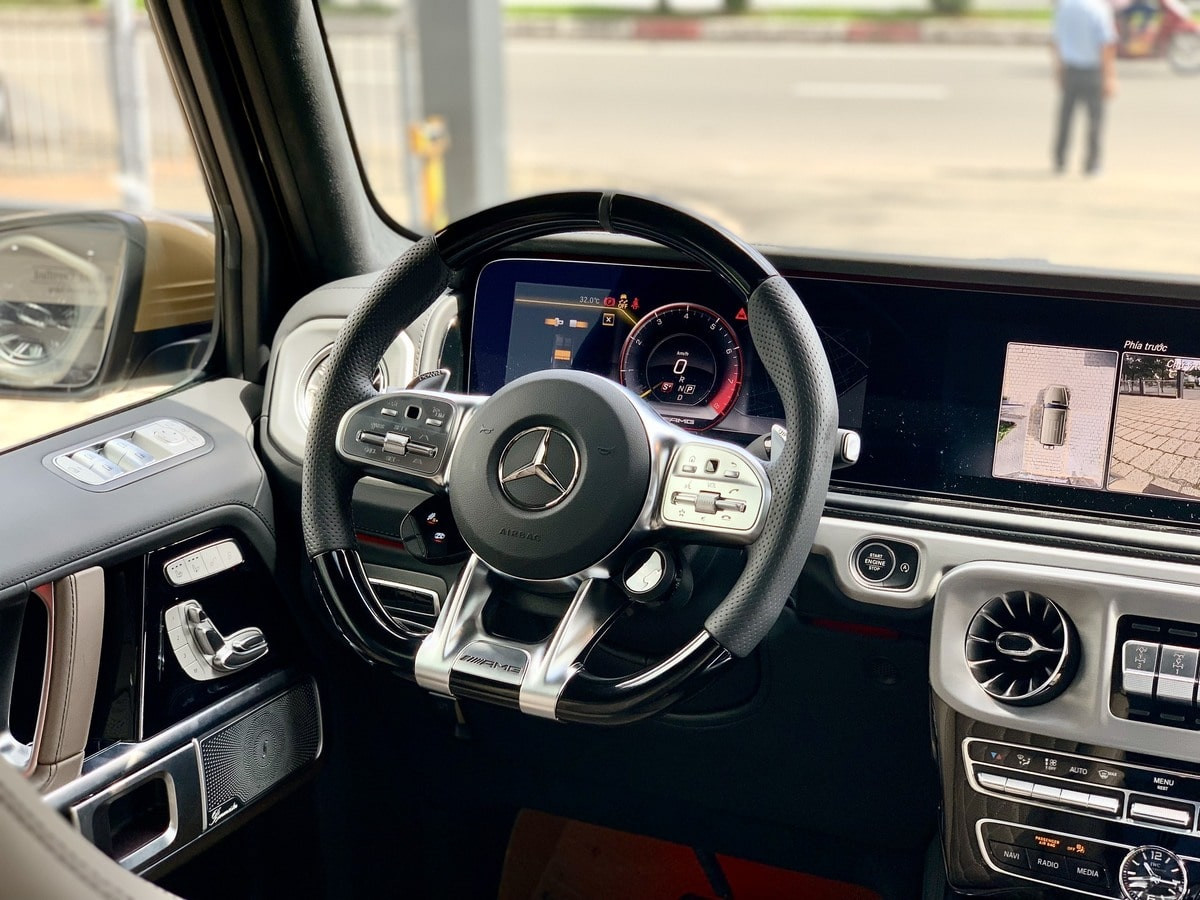 Nội thất Mercedes-AMG G63 với màn hình 12.3 inch