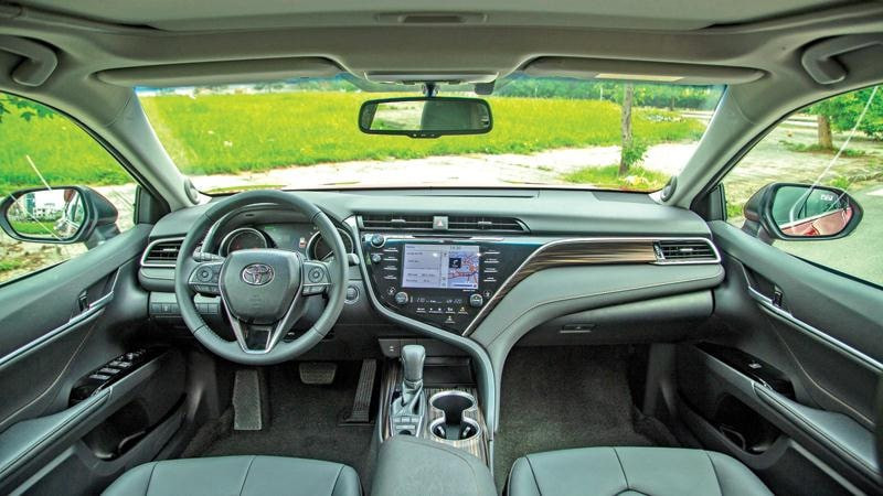 Nội thất Toyota Camry 2019