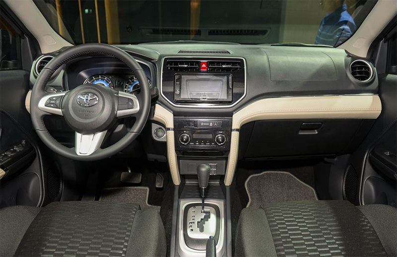 Nội thất Toyota Rush 2018