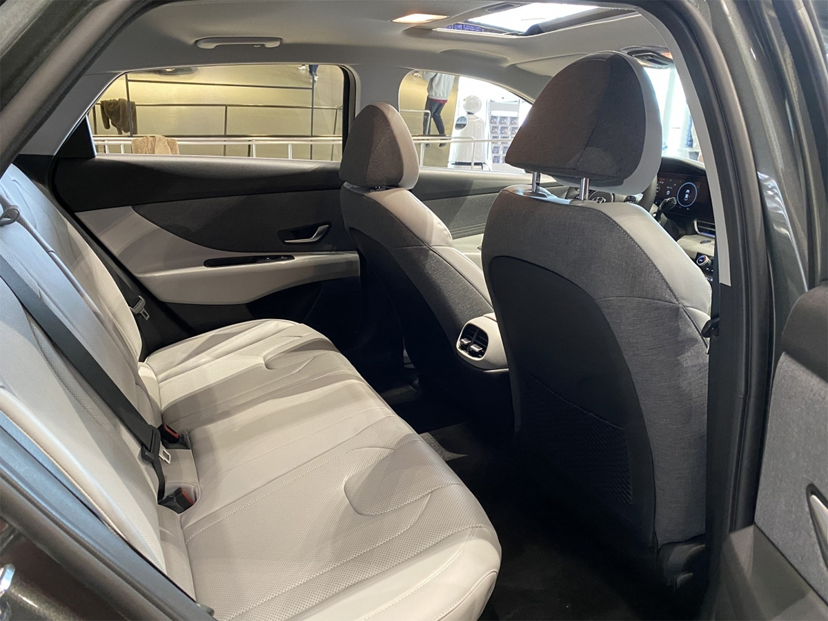 Nội thất xe Hyundai Avante 2021