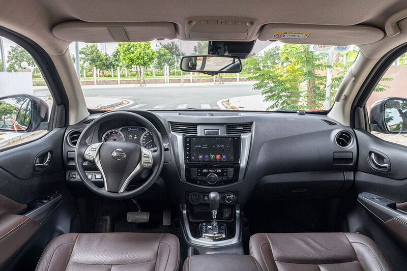 Nội thất xe Nissan Terra