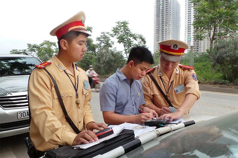 Ô tô đi vào đường cấm phạt bao nhiêu?