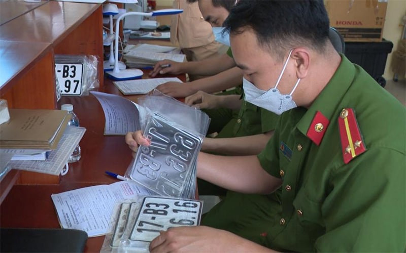 Phí đăng kiểm và đổi biển số lưu hành