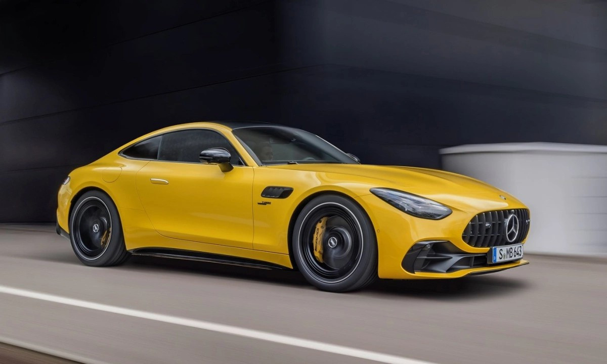 Thân xe Mercedes-AMG GT Coupe