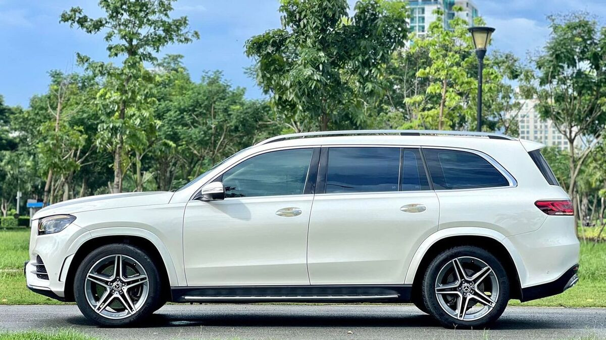 Thân xe Mercedes GLS 450 mạnh mẽ