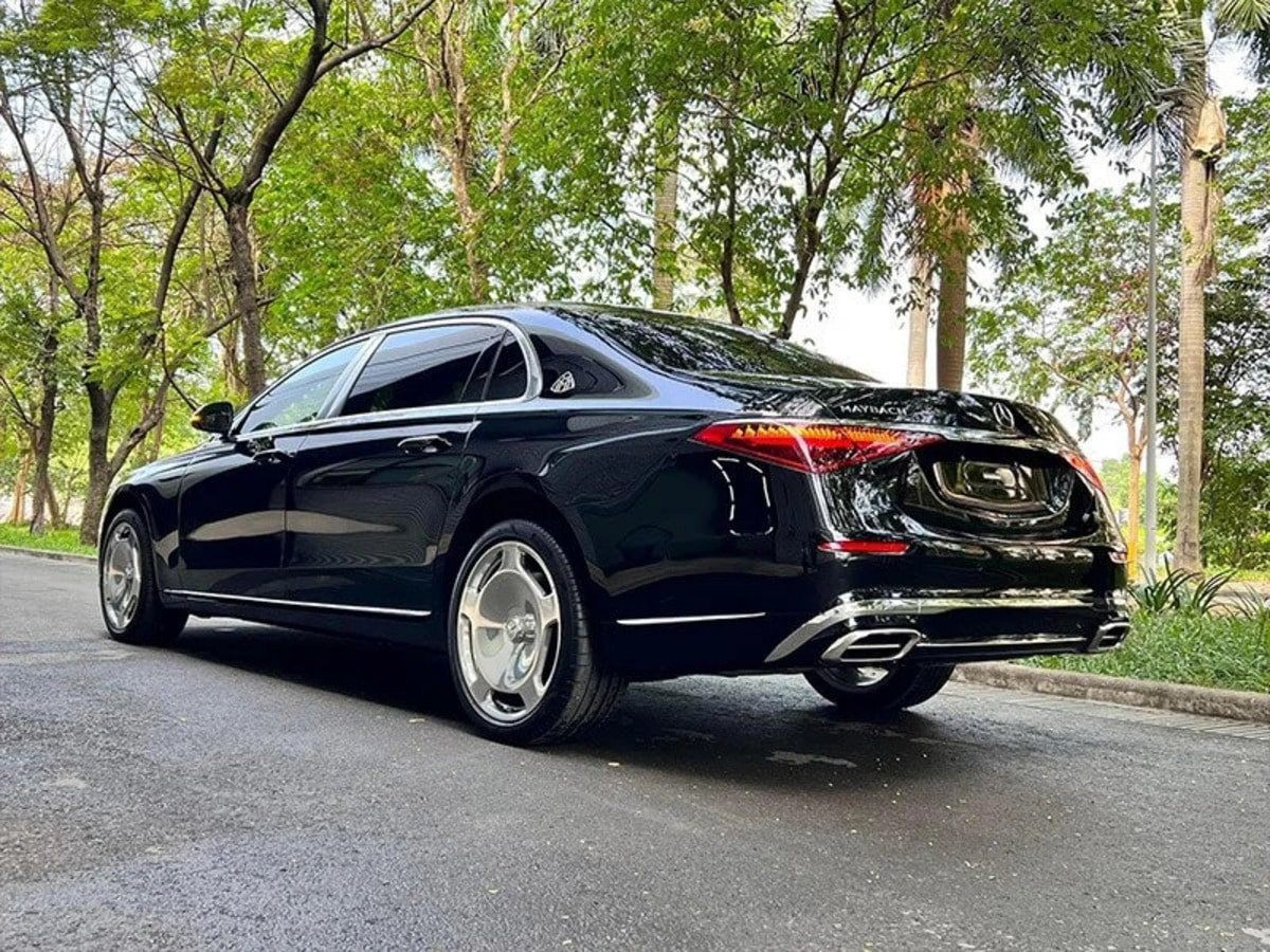 Thân xe Mercedes-Maybach S450