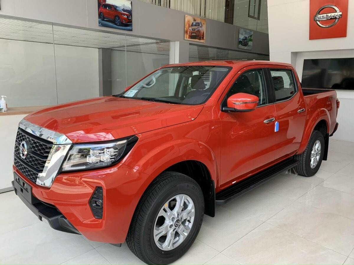 Thân xe Nissan Navara 2023