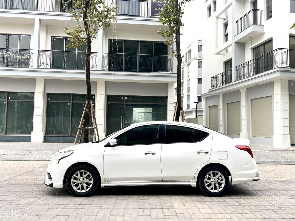 Thân xe Nissan Sunny 2019