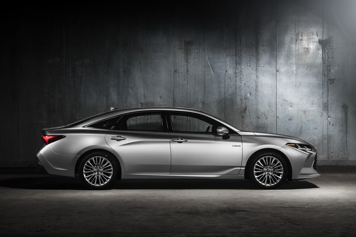 Thân xe Toyota Avalon 2018