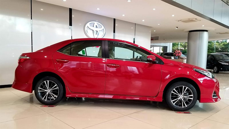 Thân xe Toyota Corolla Altis 2021