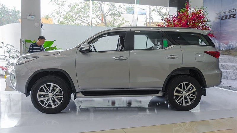 Thân xe Toyota Fortuner 2018