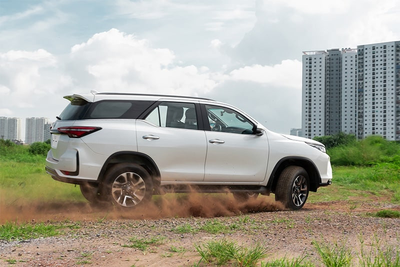 Thân xe Toyota Fortuner 2021