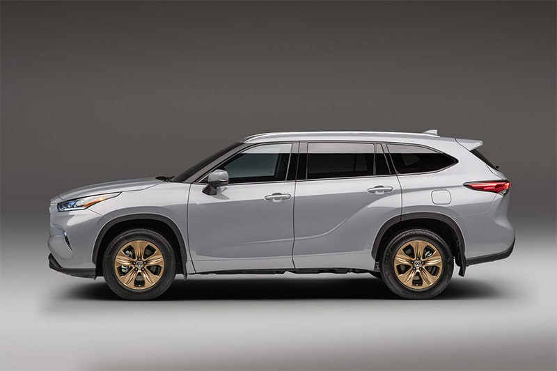Thân xe Toyota Highlander 2022