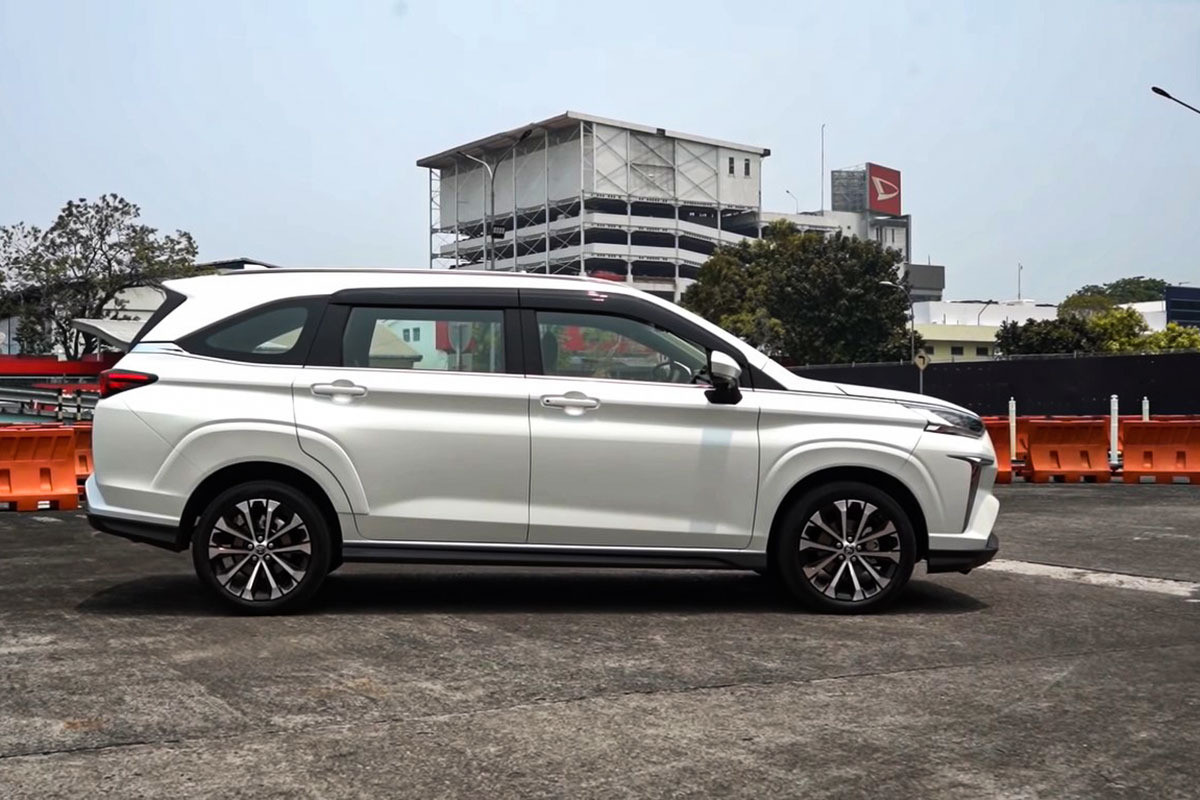 Thân xe Toyota Veloz 2022