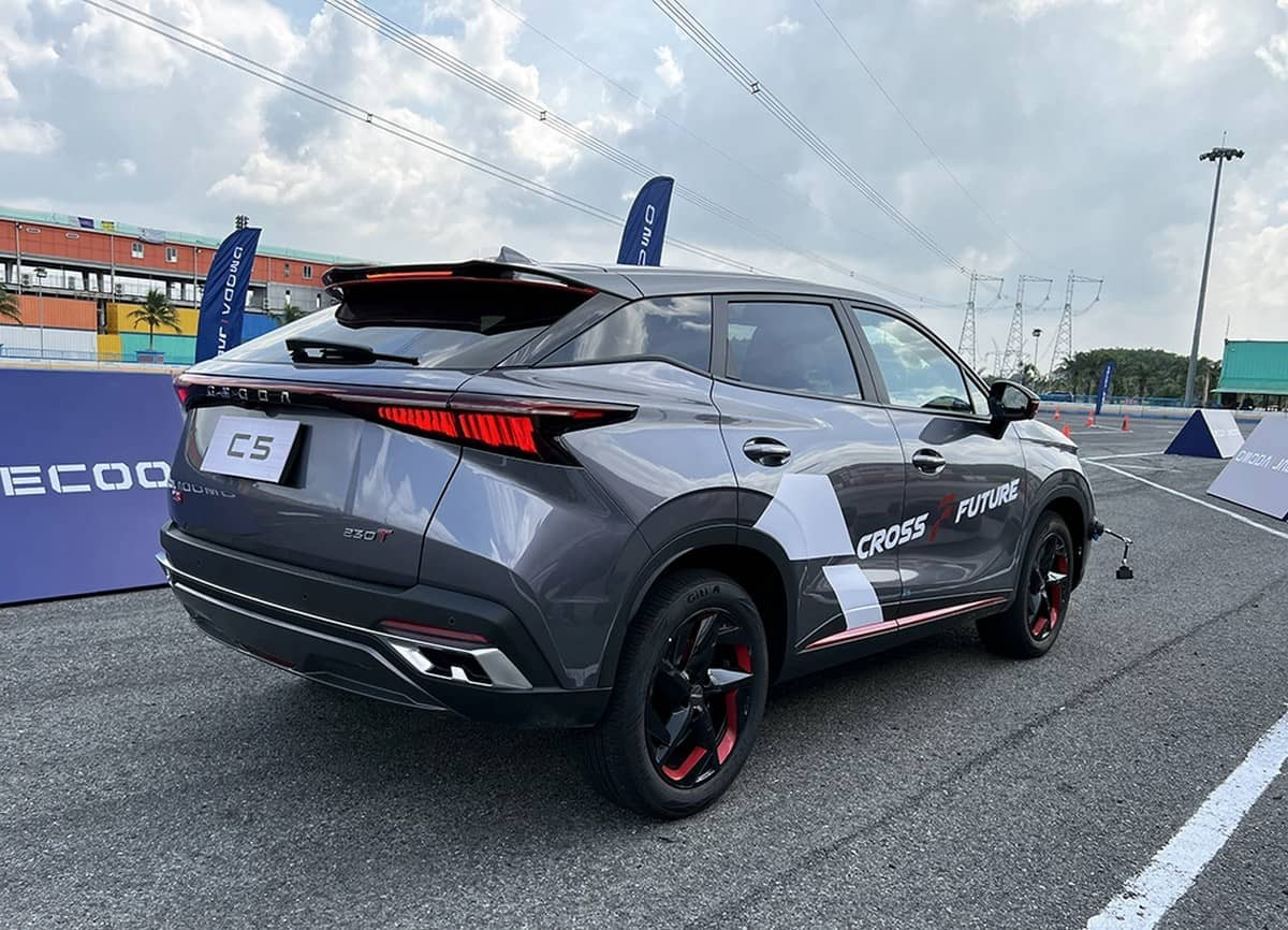 Thiáº¿t káº¿ Ä‘uÃ´i xe Omoda C5
