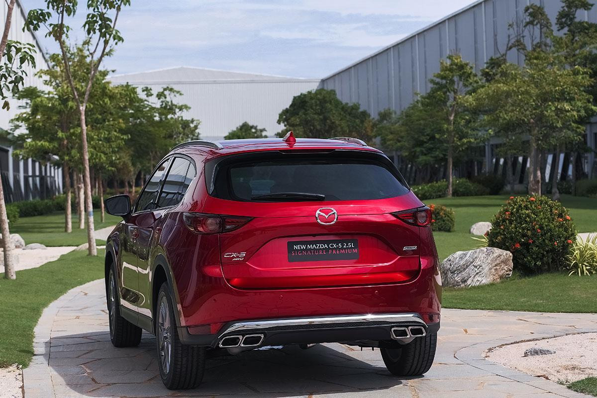 Thiết kế đuôi xe Mazda CX-5 2019 hiện đại, khỏe khoắn