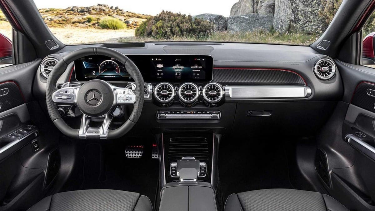 Thiết kế khoang lái Mercedes GLB 35