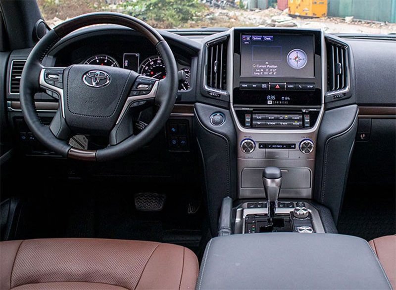 Tiện nghi Toyota Land Cruiser 2020