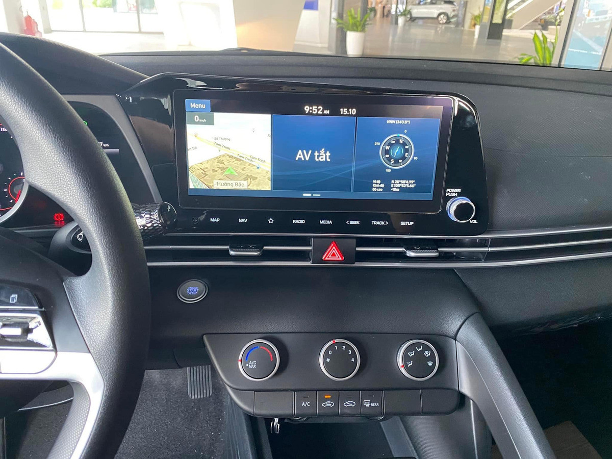 Tiện nghi và an toàn Hyundai Elantra 2023