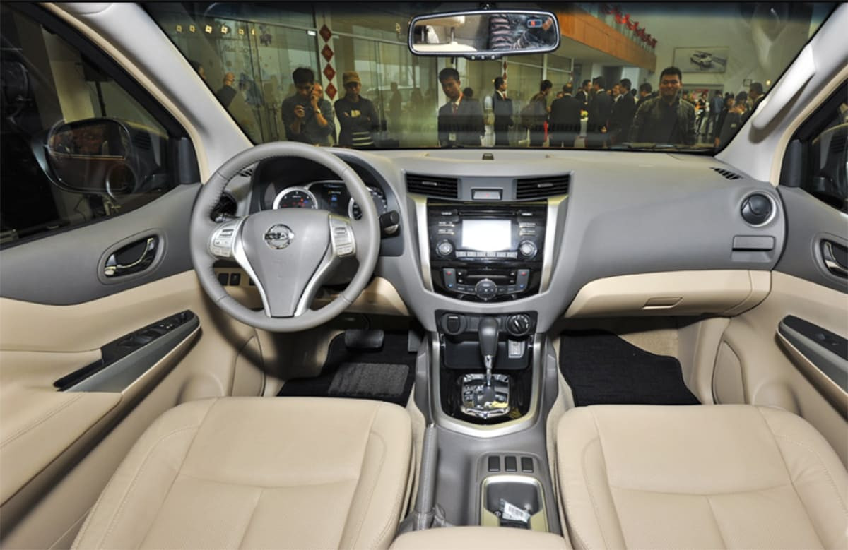 Tiện nghi và an toàn Nissan Navara 2019