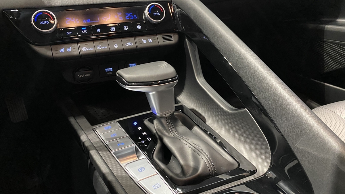 Tiện nghi xe Hyundai Avante 2021