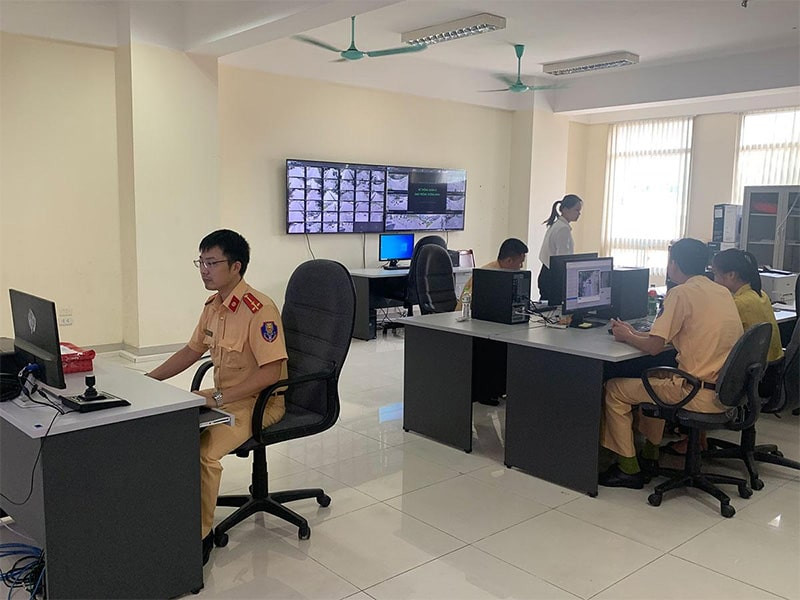 Tiếp nhận và xét duyệt hồ sơ
