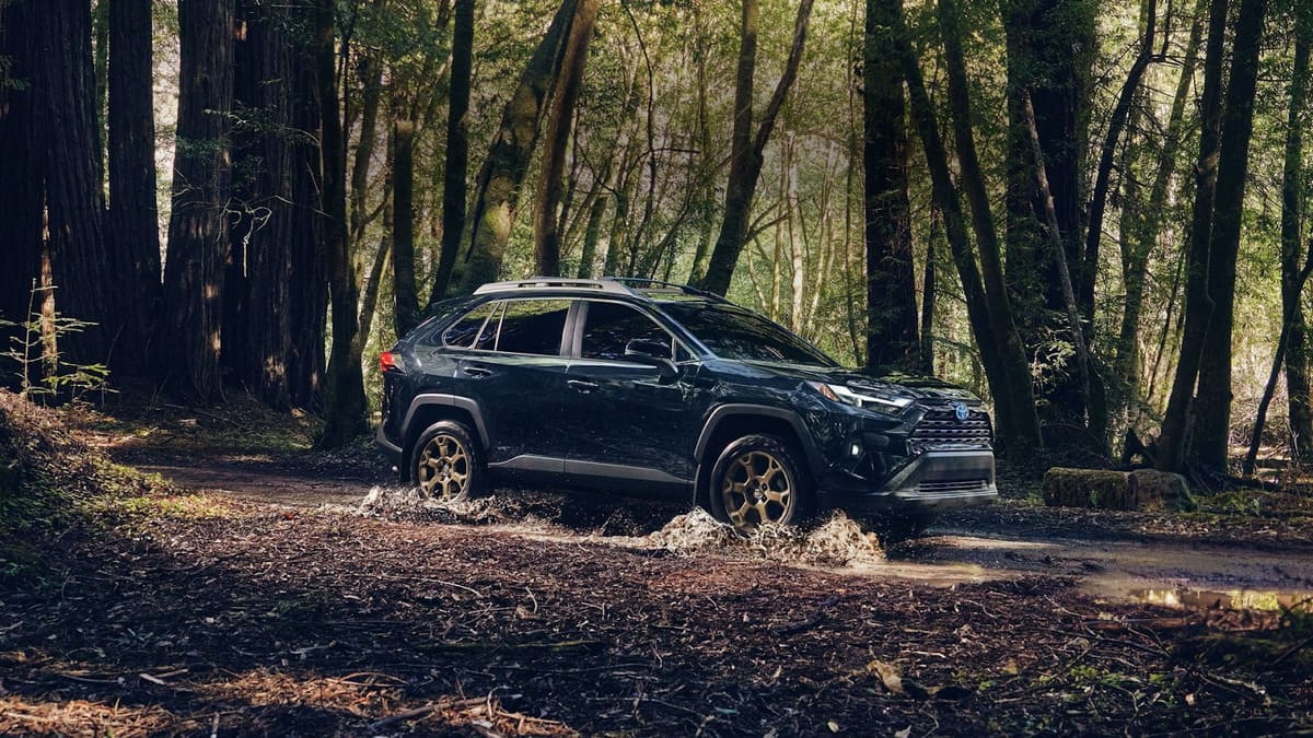Vận hành Toyota RAV4 2023