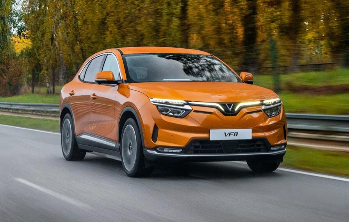 VF 8 vận hành êm ái