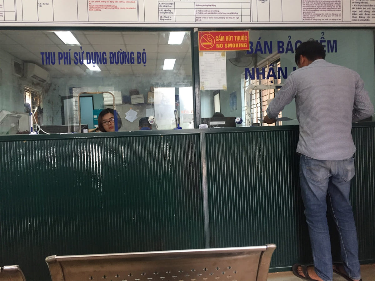 Việc nộp phí đường bộ xe ô tô 5 chỗ đúng thời hạn giúp chủ xe tham gia giao thông an toàn, thuận tiện