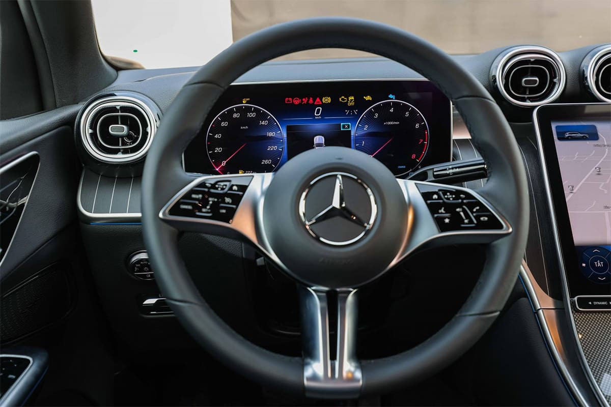 Vô lăng Mercedes GLC 200 4Matic 2024