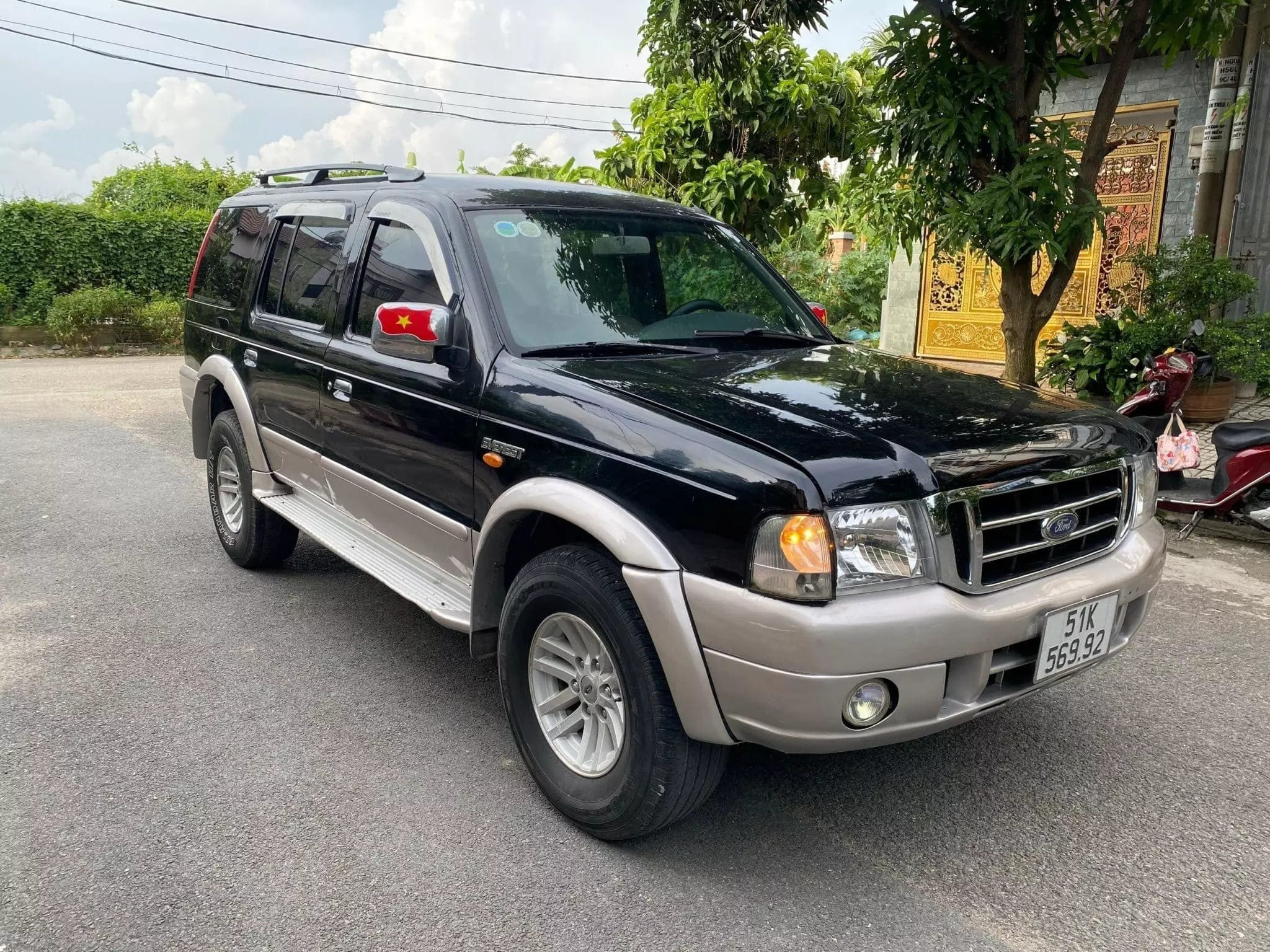 Xe 7 chỗ Ford Everest bản 2006