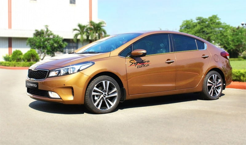 Xe màu nâu đất, vàng sẫm hợp với tuổi Kỷ Mão