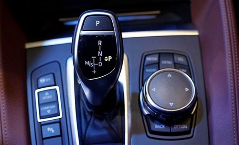 Xe số tự động