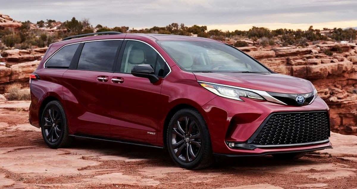 Xe Toyota Sienna ngoại thất đỏ